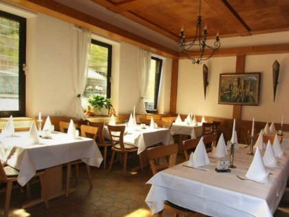照片:  "Zur Burg"